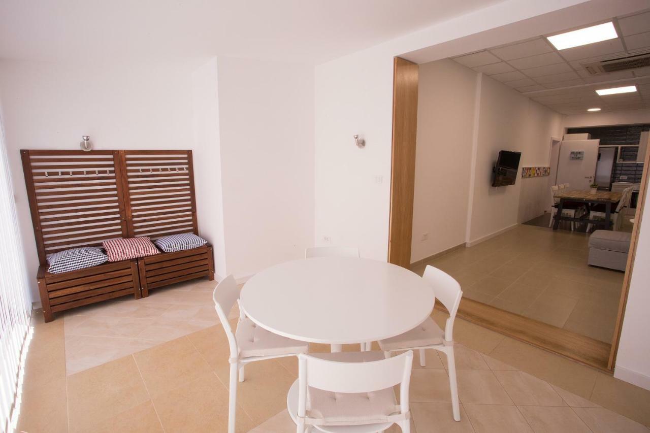 אומאג Downtown Beach Apartments מראה חיצוני תמונה