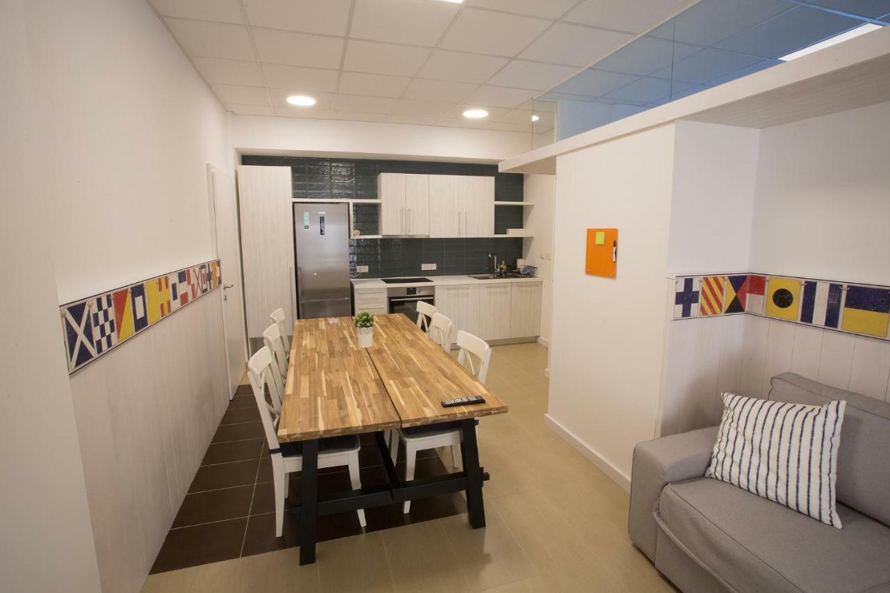אומאג Downtown Beach Apartments מראה חיצוני תמונה